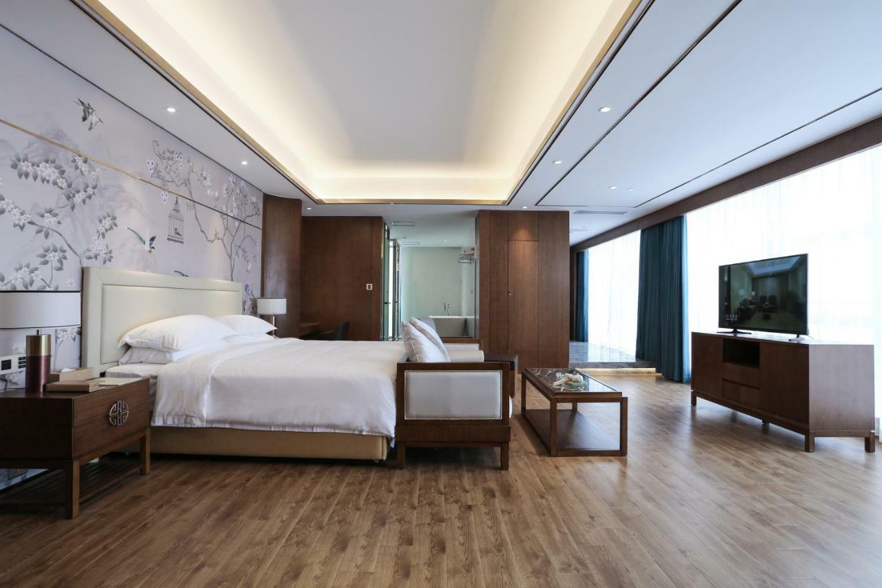 Venus Royal Hotel Foshan Kuiqi Road Metro Station Exterior photo