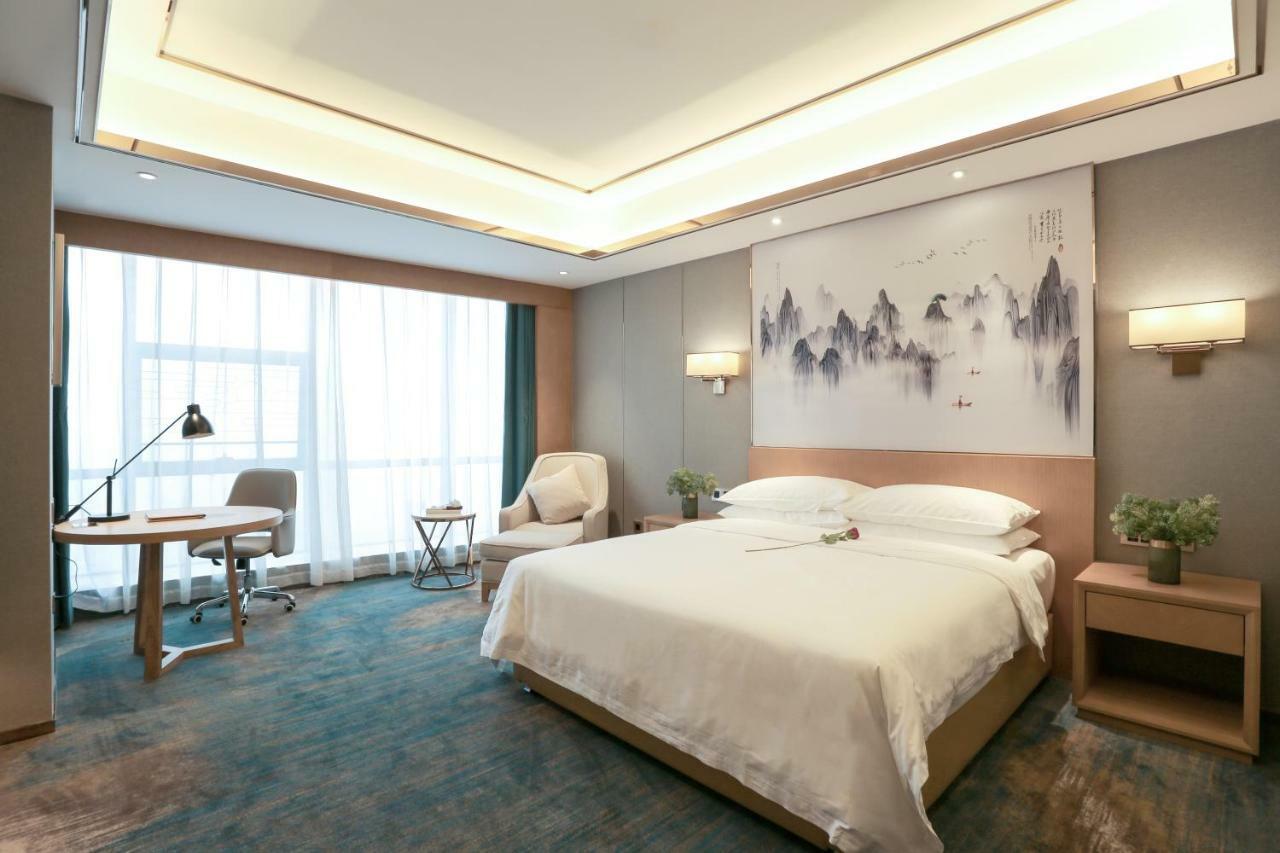 Venus Royal Hotel Foshan Kuiqi Road Metro Station Exterior photo